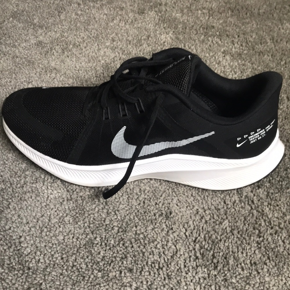 Mens Nike Quest Running Shoes